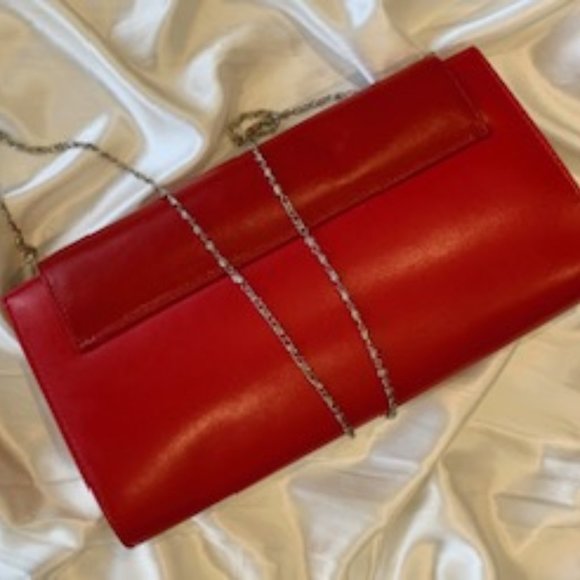 Women's Clutch bag with silver detachable shoulder chain in red, only worn once - Picture 3 of 16